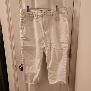 Elegant White Cropped Jeans for Women